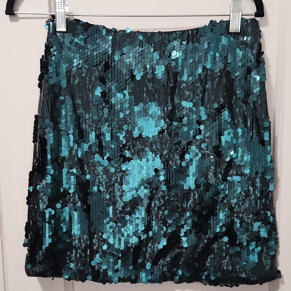 Francesca's Collections Teal and Black Sequin Mini Skirt